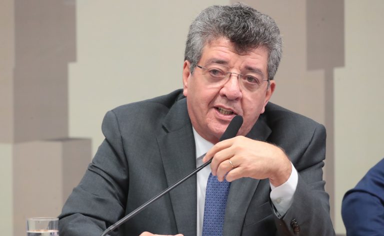 Projeto autoriza criação de fundo para ampliar crédito a exportadores