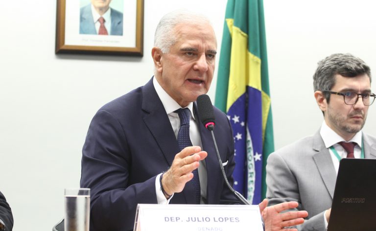 Comissão debate impactos fiscais e tributários da pirataria e do mercado ilegal