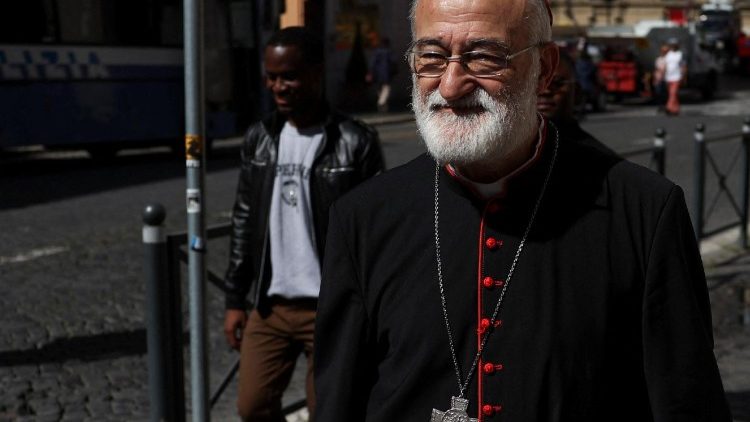 López Romero, acusado de supostos abusos, anuncia renúncia temporária