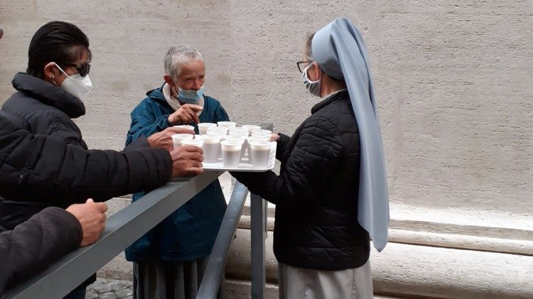 Serviço de duchas no Vaticano oferece dignidade aos moradores de rua