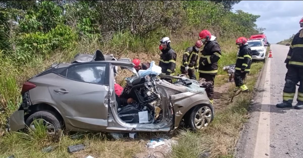 Acidente entre carro e carreta na BR-010 deixa uma pessoa morta