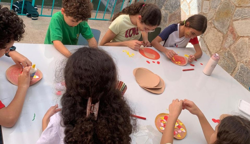 Com crianças fora da escola, cresce a procura por espaços e experiências que vão além das telas