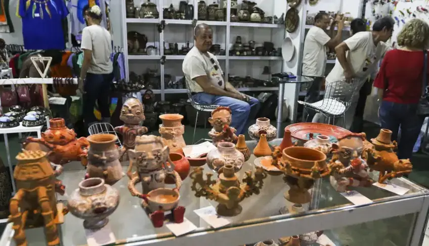Micro e pequenas empresas respondem por 70% de todos os empregos formais do setor de comércio no Brasil