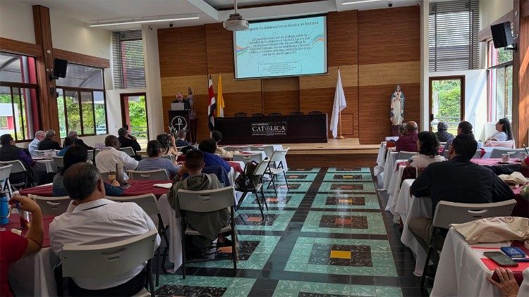 Costa Rica, Vaticano: atividade extrativa deve unir-se com lógica do cuidado ambiental